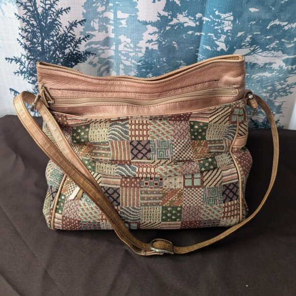 Boho patchwork perfection 💕 SAS tapestry shoulder bag made in the USA! - Picture 1 of 10